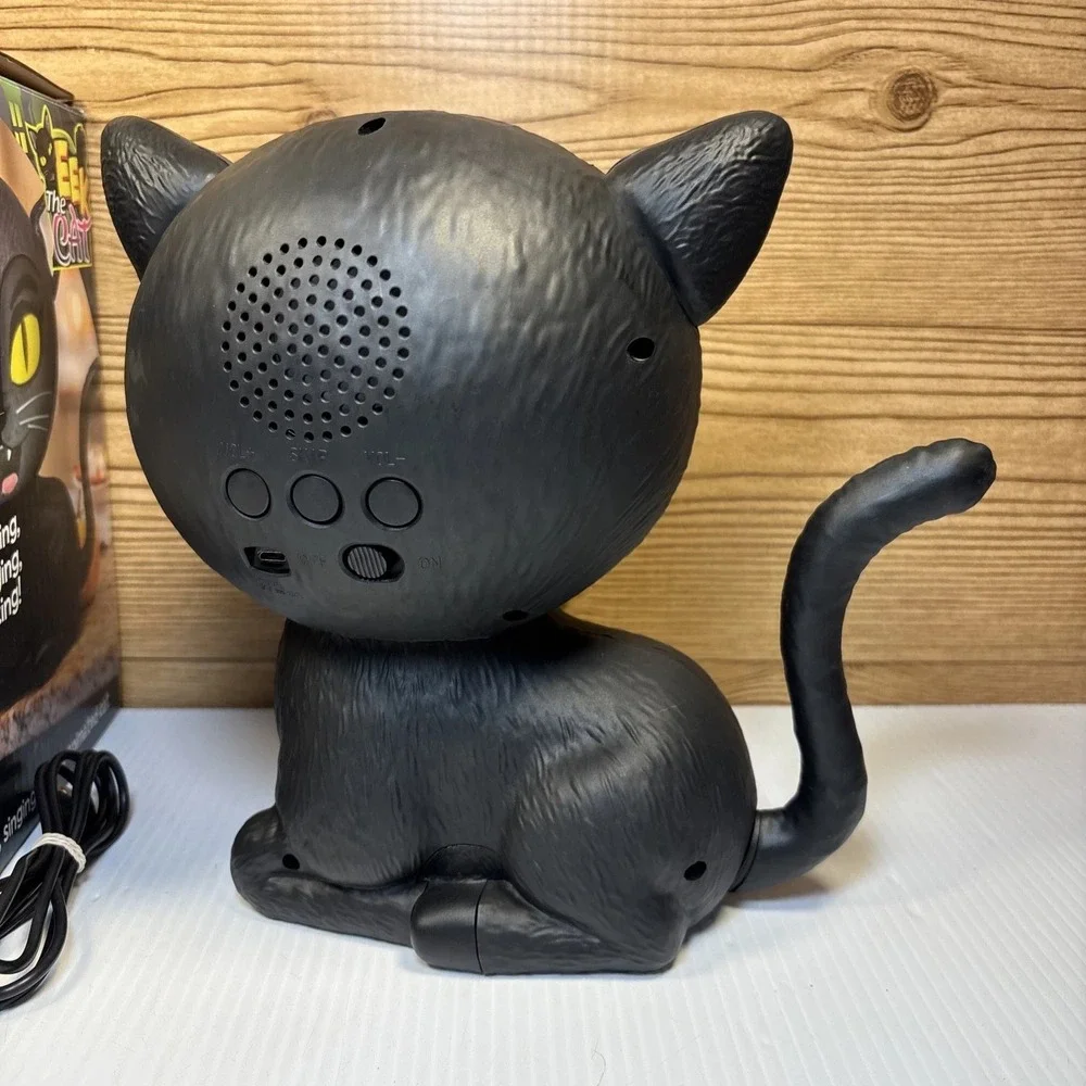 ANIMAT3D Eek The Cat Talking Animated‎ Black Cat w/ Built-in Projector & Speaker